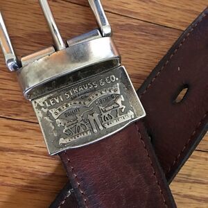 Levi’s Men’s Brown Leather Belt with Back Patch Logo Buckle | Size 34